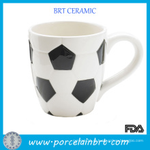 Caneca cerâmica da bebida do futebol da novidade